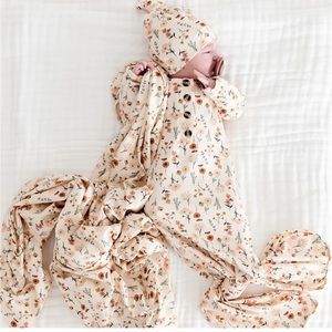 New with tags Lou Lou and company newborn gown set